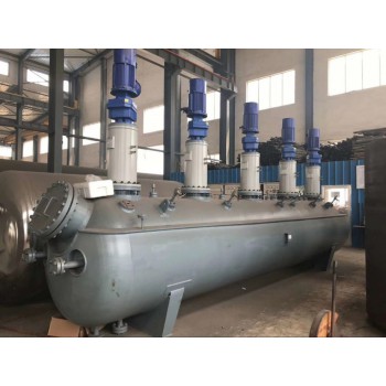 5000L外盤(pán)管加熱不銹鋼反應(yīng)釜 5000L外盤(pán)管加熱不銹鋼反應(yīng)釜